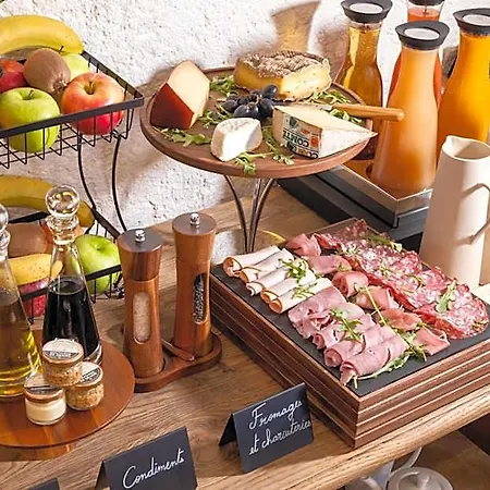 Le Relais Madeleine Hotel