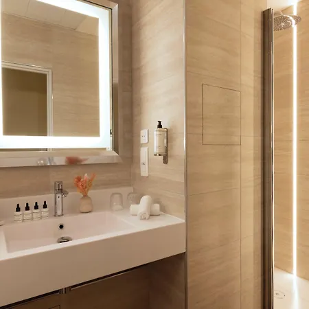 Otel Le Relais Madeleine Paris