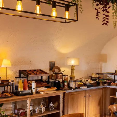 Le Relais Madeleine Hotel